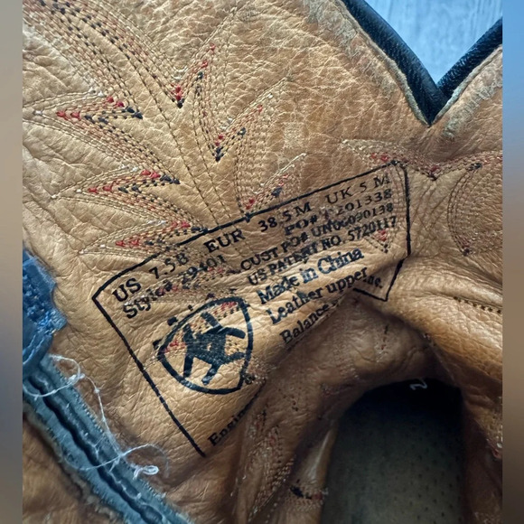 Ariat Women’s Heritage Leather Western Boots - Picture 2 of 4